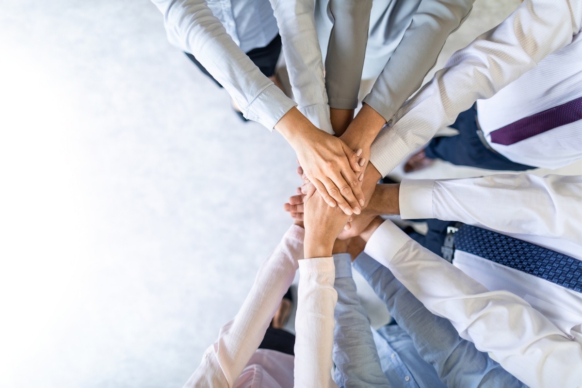 Drop Pitchen Behold Bureuaet 1200X